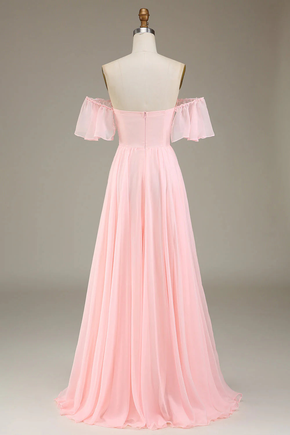 Vestido largo de dama de honor en gasa rosa ruborizado con hombros descubiertos y corte A